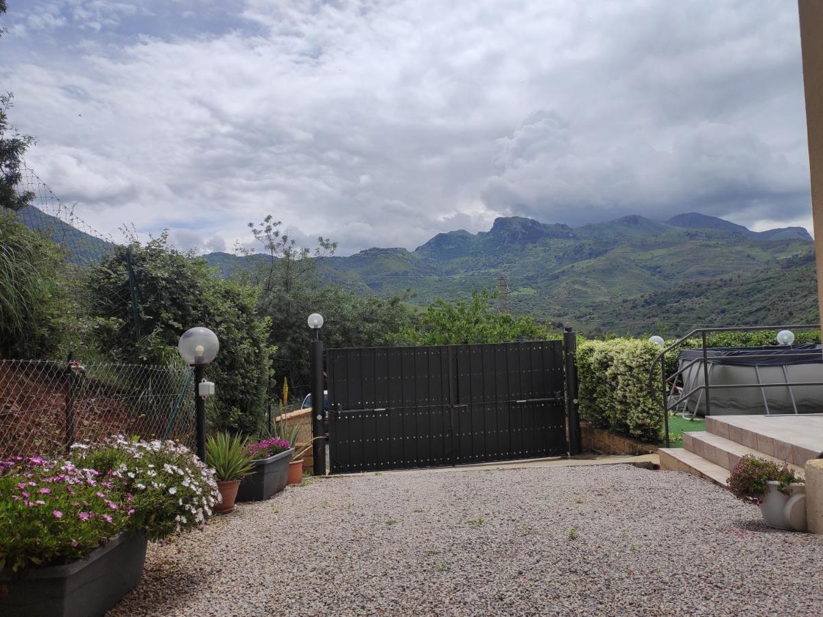Casa Vacanze Villa Baronessa تْشيفالو المظهر الخارجي الصورة